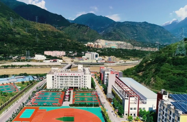如何拍摄优秀的大学生宣传片视频?如何制作特别燃的大学宣传片?